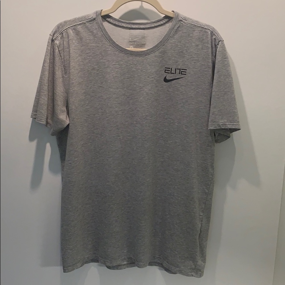Nike ELITE Short Sleeve - Men’s Large - Dri-FIT
